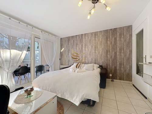 BellaHorizon T2-view of garden-terrace-park-WIFI. 50 CapitalChic Conciergerie