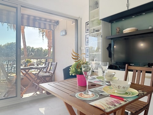 CapRaphéa T2 with seaview,balcony,parking,AC. 15 CapitalChic Conciergerie