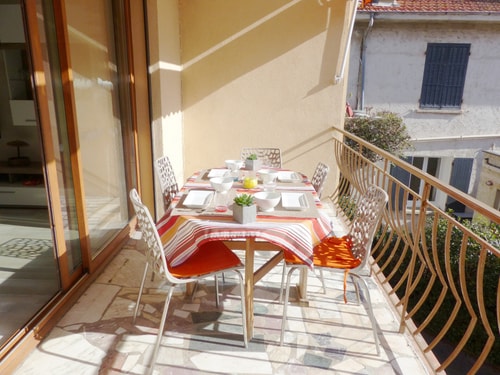 Apt 3BR – WiFi, sea view, parking, 3min to beach 5 CapitalChic Conciergerie