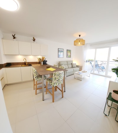 T2 Evasion Azur, 4p, sea view, terrace, parking 18 CapitalChic Conciergerie