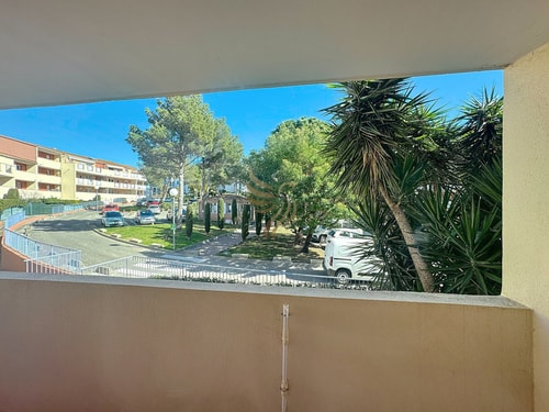 3-bed apt, 4 ppl, pool, WiFi, parking 26 CapitalChic Conciergerie