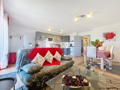 3-bed apt, 4 ppl, pool, WiFi, parking 7 CapitalChic Conciergerie