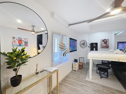 Chic Studio – Parking & Beaches 15 min Walk 4 CapitalChic Conciergerie