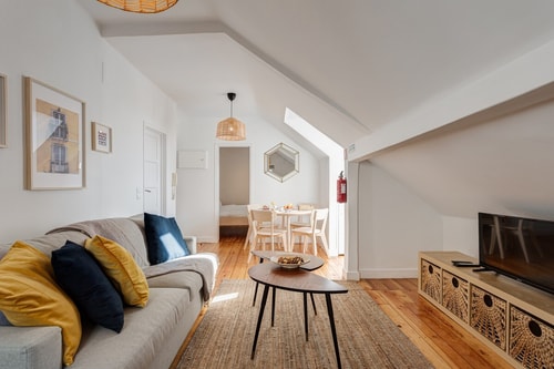 Castelo River @ Top floor apartment splendid view Hansi Home