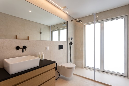 Modern Expo@ Free Parking/ AC/ Lift/ Balcony 20 Hansi Home