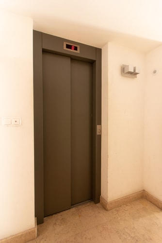 Reis Leon III @  Cozy apartment with balcony 30 Hansi Home