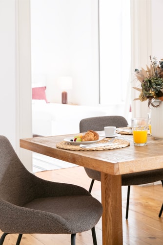 Rato · Elegant Rato @ Spacious Apartment with Terrace 57 Hansi Home