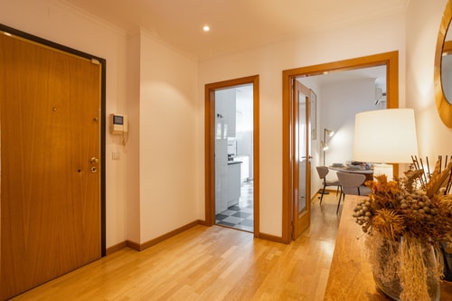 Expo Boutique@ Free Parking/ Balcony/ Lift/ AC 20 Hansi Home