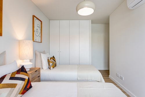 Modern Expo@ Free Parking/ AC/ Lift/ Balcony 14 Hansi Home