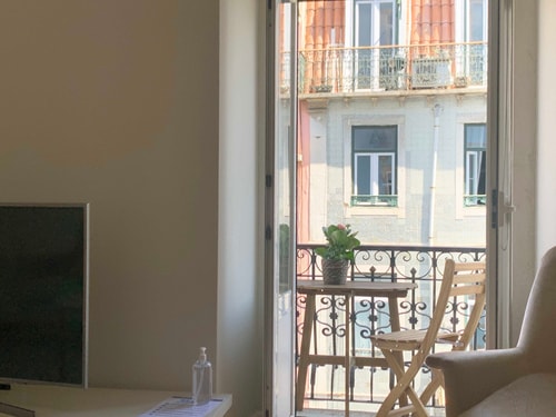 Reis Leon III @  Cozy apartment with balcony 23 Hansi Home