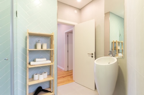 Reis Leon III @  Cozy apartment with balcony 19 Hansi Home