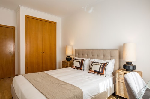 Expo Boutique@ Free Parking/ Balcony/ Lift/ AC 14 Hansi Home