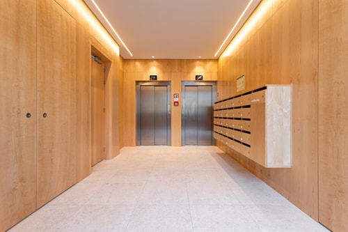 Modern Expo@ Free Parking/ AC/ Lift/ Balcony 27 Hansi Home