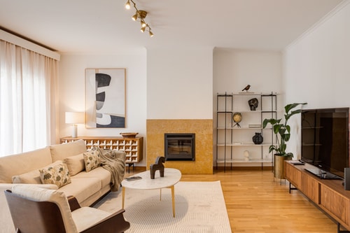 Expo Boutique@ Free Parking/ Balcony/ Lift/ AC 1 Hansi Home