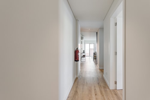 Modern Expo@ Free Parking/ AC/ Lift/ Balcony 17 Hansi Home