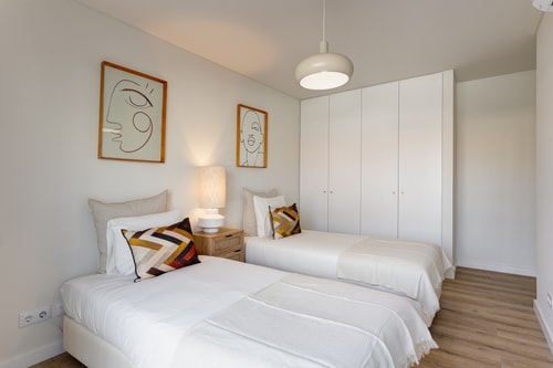 Modern Expo@ Free Parking/ AC/ Lift/ Balcony 13 Hansi Home