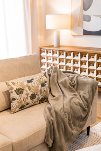 Expo Boutique@ Free Parking/ Balcony/ Lift/ AC 32 Hansi Home