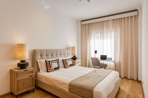 Expo Boutique@ Free Parking/ Balcony/ Lift/ AC 12 Hansi Home