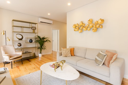 Reis Leon III @  Cozy apartment with balcony 18 Hansi Home