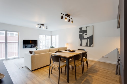 Modern Expo@ Free Parking/ AC/ Lift/ Balcony 1 Hansi Home