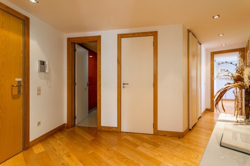 Belem Boutique@ Chic Condo/ Parking/ Lift/ Balcony 13 Hansi Home