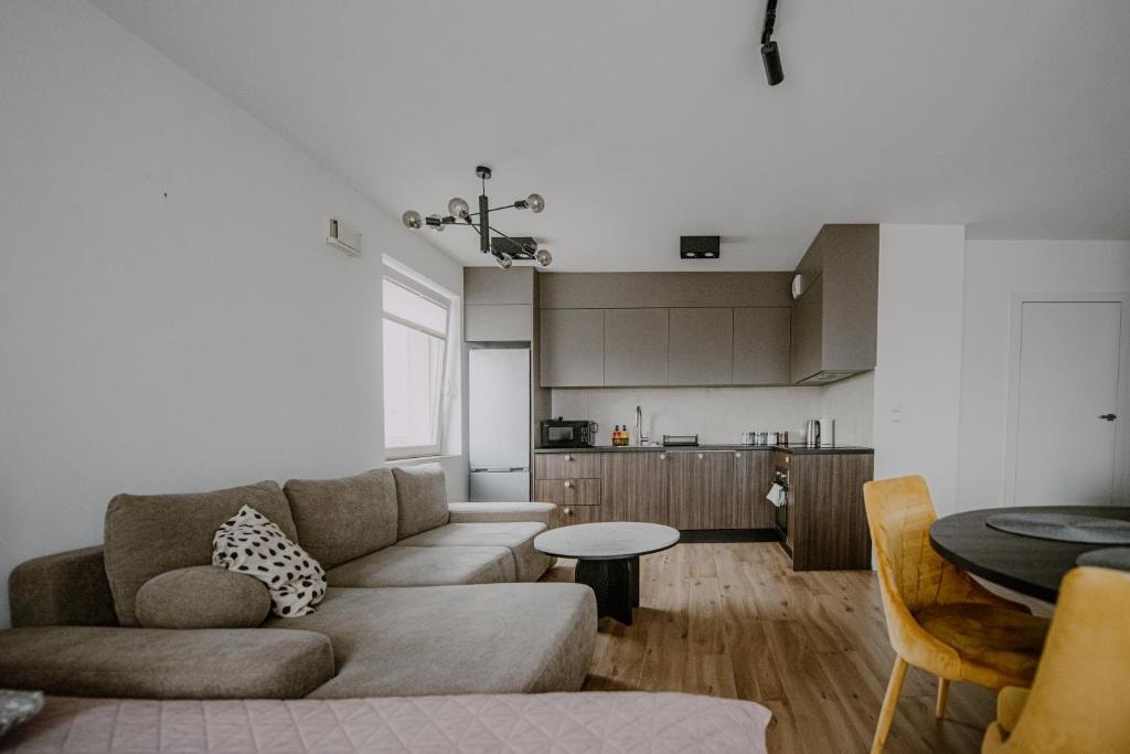 Targowa Luxury 3-Bedroom Apartment - Free Parking gallery image 18