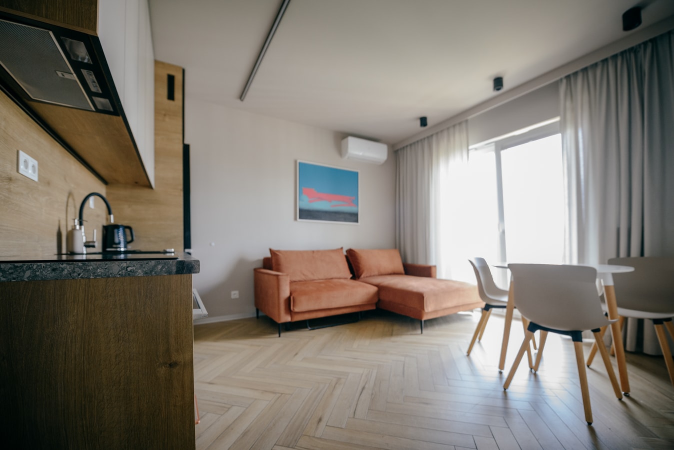 Chill in Łódź - Modern Studio with AC & Private Sleeping Area gallery image 3