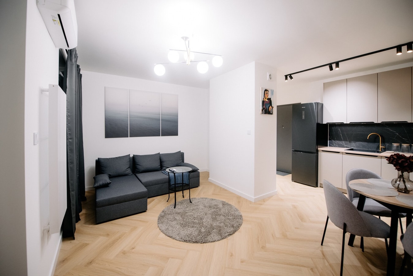 Obywatelska Lotnisko Airport Parking Balkon z widokiem Klima gallery image 9
