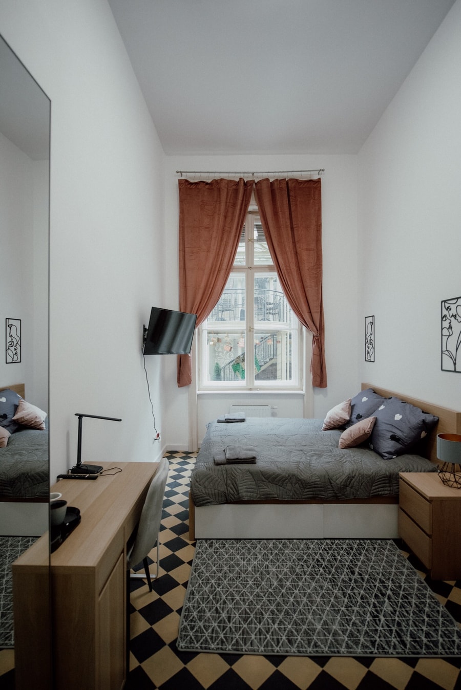 Piotrkowska 77 4 separete Bedrooms 4 osobne pokoje z osobna łazienką i kuchnią na korytarzu gallery image 3