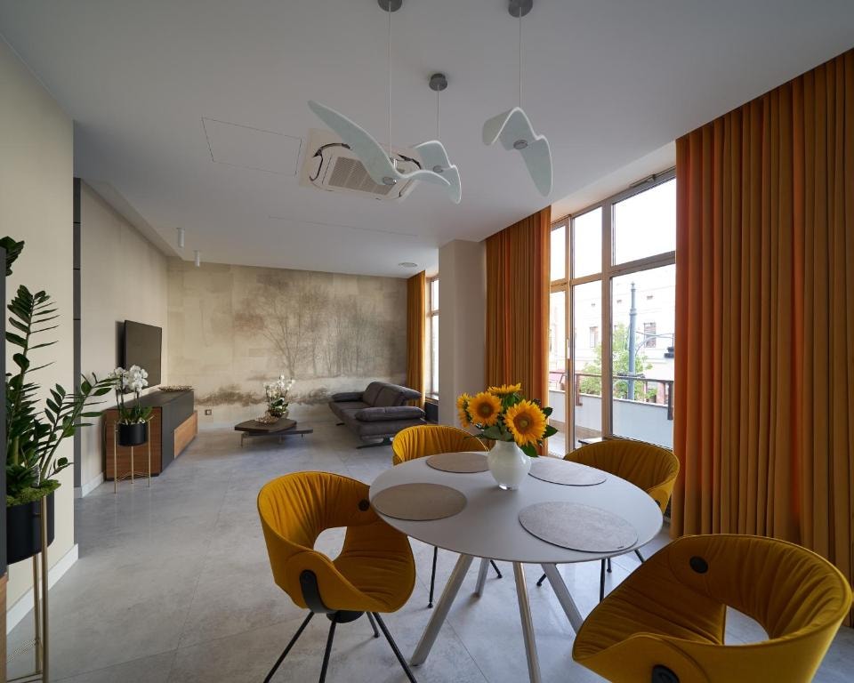 Pietryna Apartments - Private Sauna & Jacuzzi - Centrum, Piotrkowska 103A gallery image 2