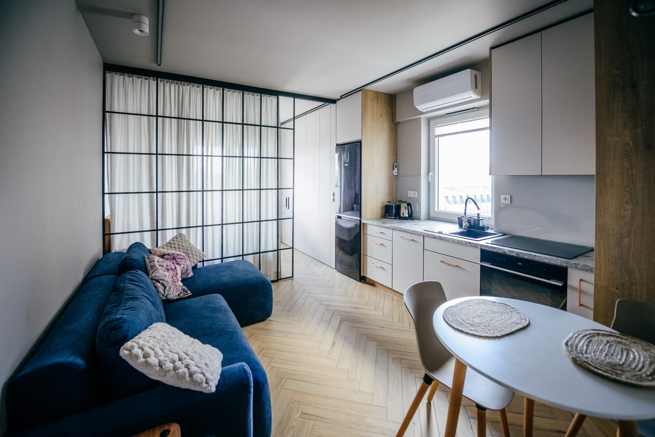 Chill in Łódź - Modern Studio with AC & Private Sleeping Area gallery image 1