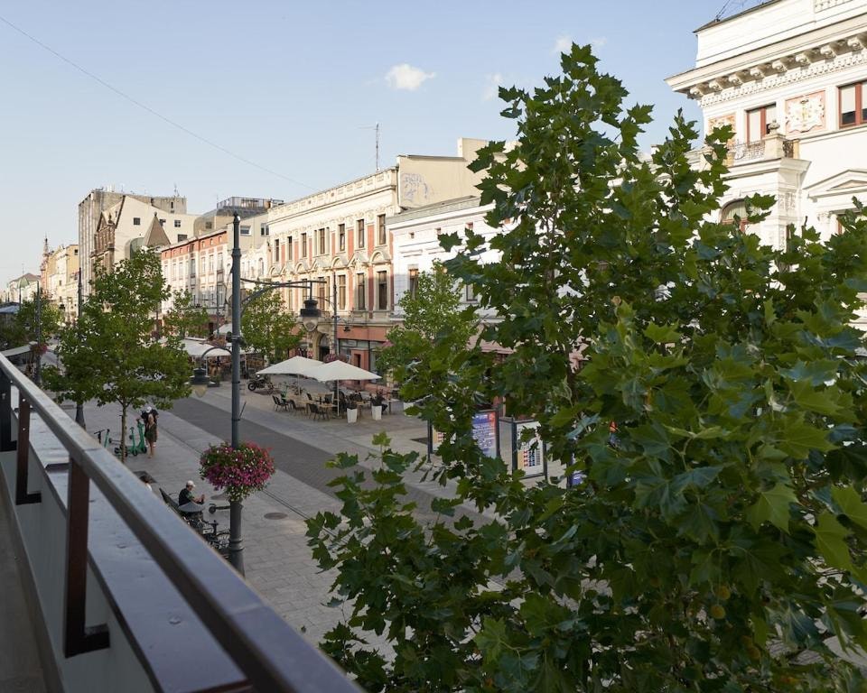 Pietryna Apartments - Private Sauna & Jacuzzi - Centrum, Piotrkowska 103B gallery image 3