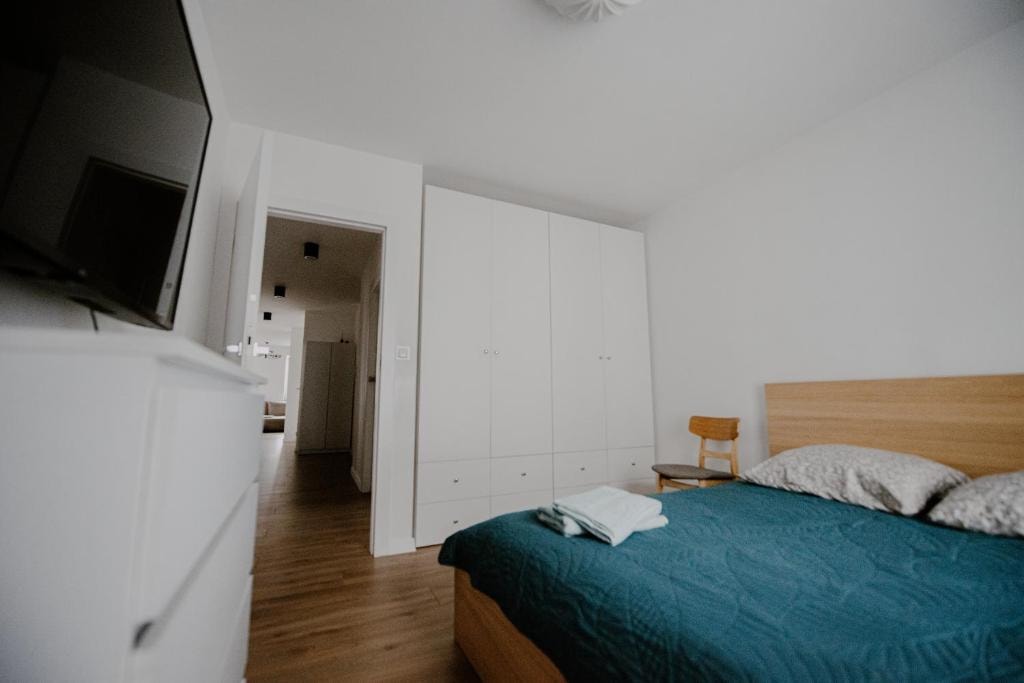 Targowa Luxury 3-Bedroom Apartment - Free Parking gallery image 7