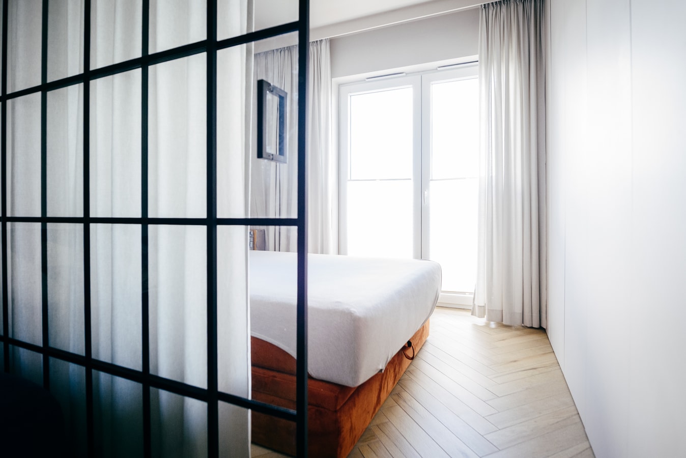 Chill in Łódź - Modern Studio with AC & Private Sleeping Area gallery image 3