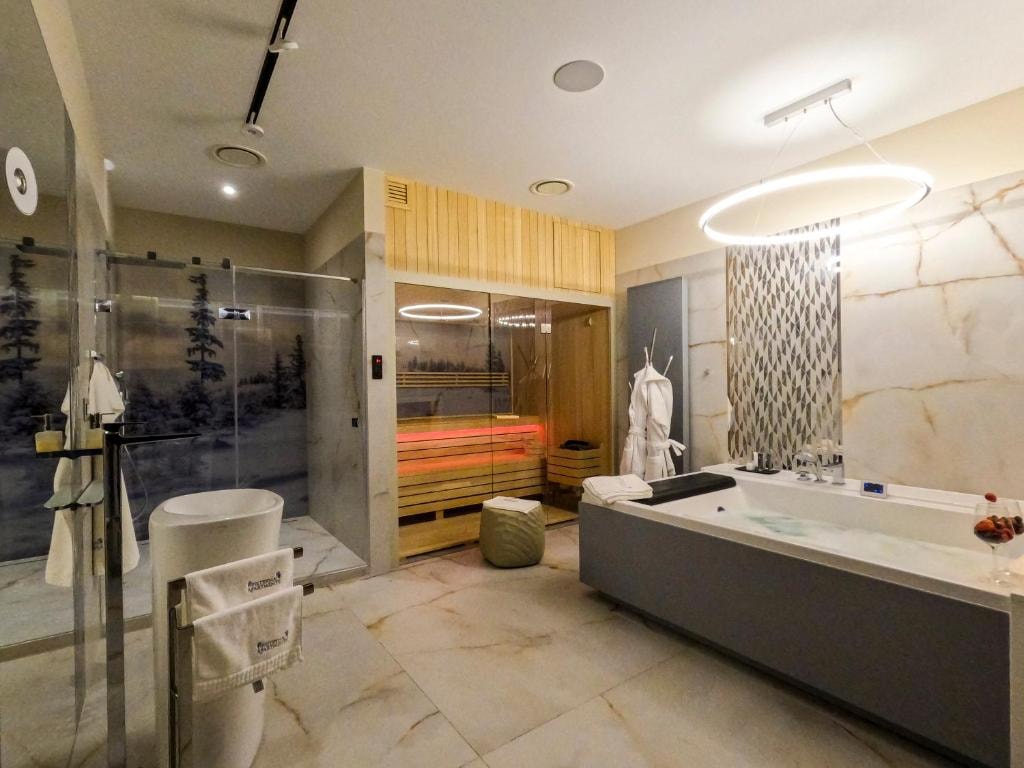 Pietryna Apartments - Private Sauna & Jacuzzi - Centrum, Piotrkowska 103B gallery image 22