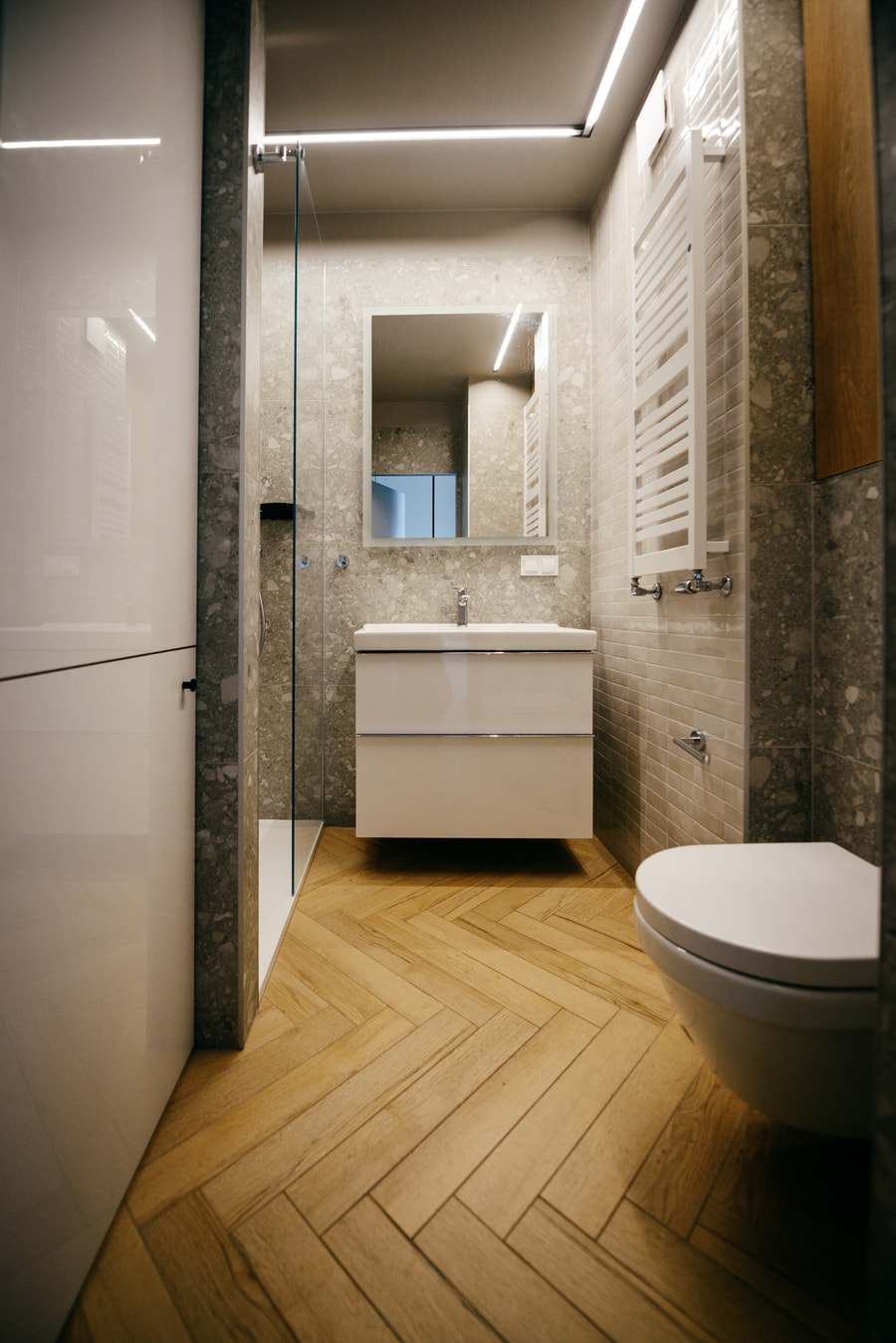 Chill in Łódź - Modern Studio with AC & Private Sleeping Area gallery image 5