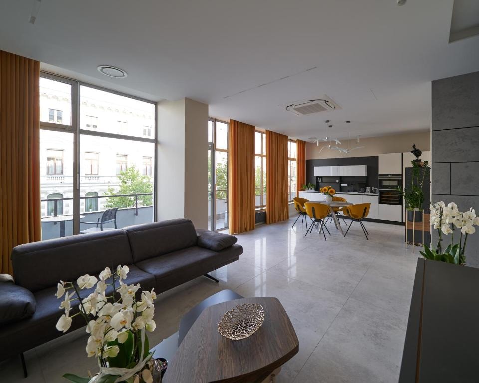 Pietryna Apartments - Private Sauna & Jacuzzi - Centrum, Piotrkowska 103A gallery image 1