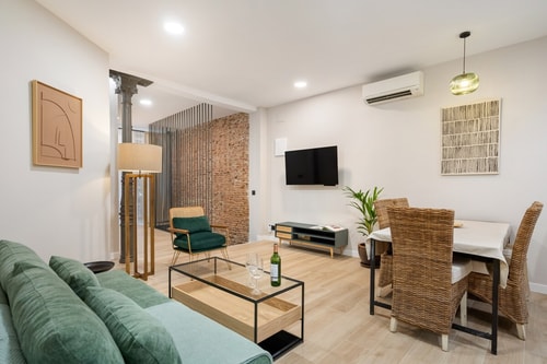 Apt. EXT en BARCO Malasaña – Ideal para Familias!
