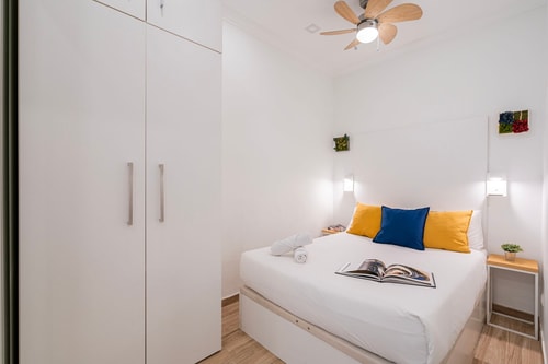 Apt. en Calle de Valencia – Ideal para Parejas!
