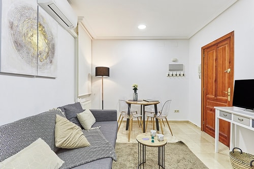 II. Apt. en GRAN VÍA – Ideal para Familias!