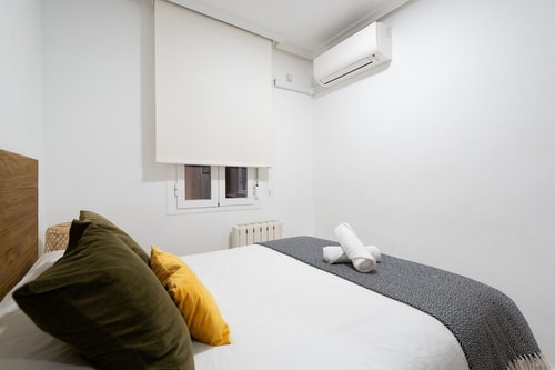 III. Apt. en GRAN VÍA – Ideal para Parejas!