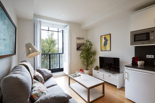 III. Apt. Alcalá con Velázquez – Balcón al Retiro!