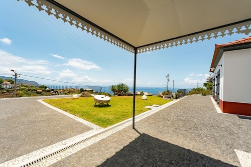 Peaceful retreat w/ ocean views