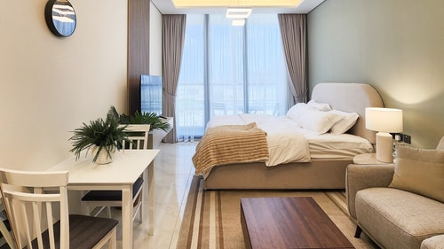 Comfy Studio with Sky View in Studio City