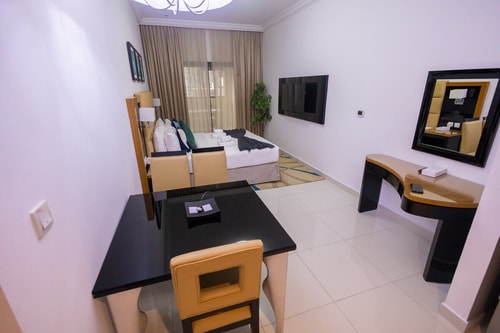 Stylish Studio with Burj Khalifa View| Capital Bay