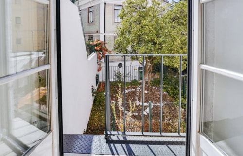 Quiet Prince - City Center Flat with Garden (RCE)