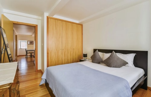 Quiet Prince - City Center Apartment (2D)