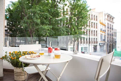 Plaza D Magdalena | Terraza | Parking cercano