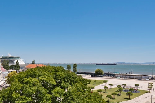 NEW! Penthouse with River View @ Baixa Alfama