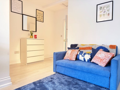 New 4BDR w/Free Parking & Garden Near Wembley